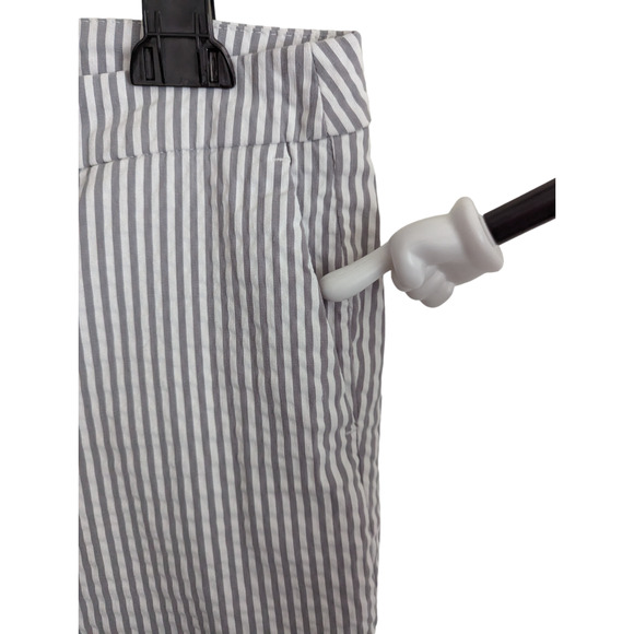 Jones New York Womens 12 Gray White Pants Vertical Stripes Cropped Eye Hook - Picture 11 of 13